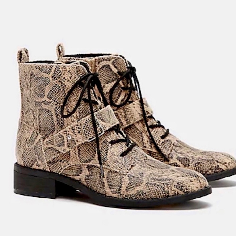 Express: NWT FAUX Snakeskin Boots - FAUX NWT
Lace Up Combat style boots